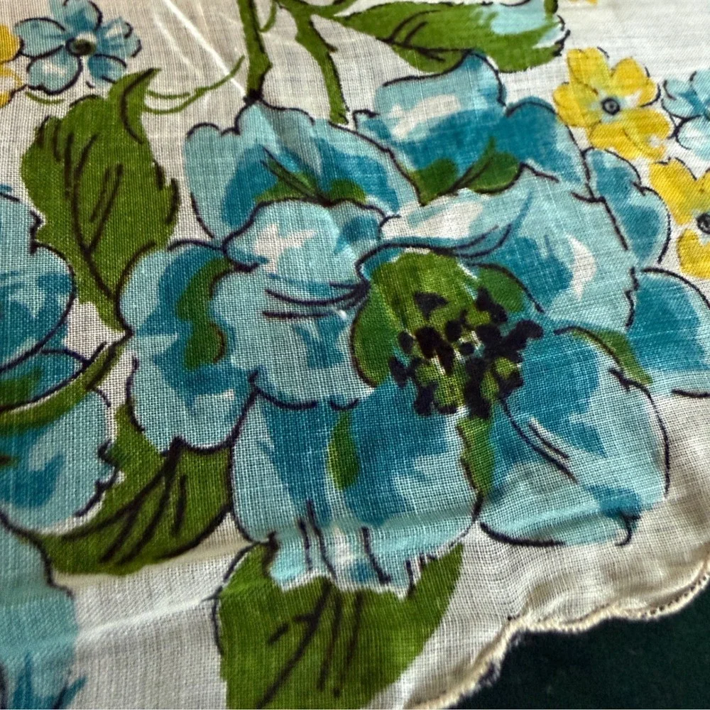Vintage Floral Handkerchief Set of 4 Scalloped Edge Embroidered Printed Cotton